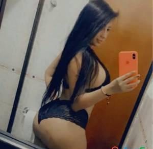 ESTOY SOLITA EN CASA, ¿ME HACES COMPAÑÍA?.. EN BARBERÀ DEL VALLÈS