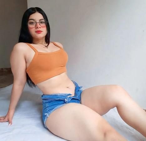 ESTOY SOLITA EN LA HABITATION Y MUY CACHONDA * // EN COAÑA