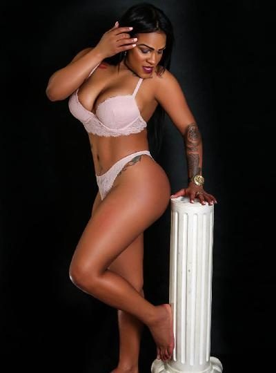 EXOTICA COMPLACIENTE SOLO PARA HOMBRES FIESTEROS EN VALENCIA