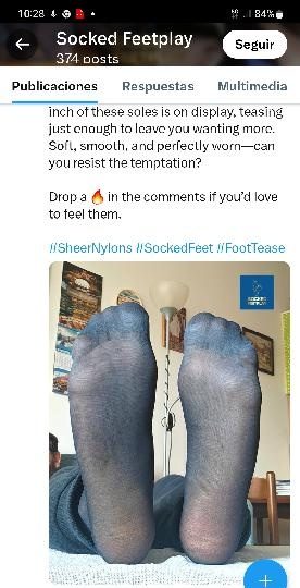 FETICHISTA DE PIES PAGO A MACHO CON OLOR FUERTE DE PIES Y CALCETINES MUY FINOS APESTOSO