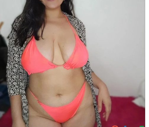 GABRIELA LATINA CON CUERVAS EN CEUTA