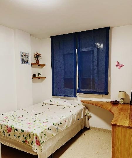 HABITACIÓN PARA CHICA DISCRETA INDEPENDIENTE EN VIC