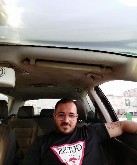 HOLA BUENAS NOCHES CHICO JOVEN DE CHICLANA DISPUESTO SATISFACER A MUJERES A CANVIO DE DINERO MAXIMA EN CHICLANA