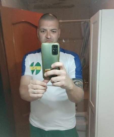 HOLA KERIA KEDAR CON UNA CHICA ESTA NOCHE FOLLAR GRATIS Y FOLLAR SIN CONDON TENGO COCHE EN MATARÓ