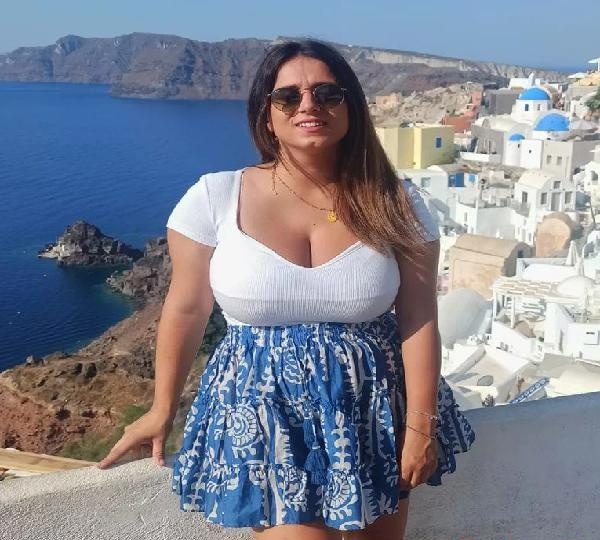 HOLA REALIZO VIDEOLLAMADAS CALIENTES .NO QUEDO EN PERSONA. EN SEVILLA