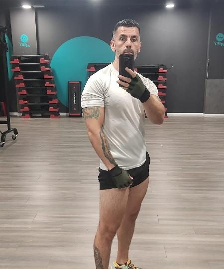 HOLA SOY CHICO DE 40 BUEN FÍSICO EN FIGUERES