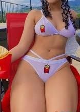 HOLA SOY NUEVA EN ENCONTRAR UN CHICO POR AQUI QUIERO TENER SUERTE PASARLA DELI LLAMAME SOY MACARENA