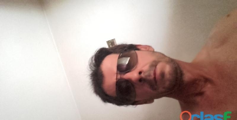 HOLA .SOY UN CHICO DE 45 AÑOS QUE SE OFRECE GRATIS PARA CUMPLIR FANTACIAS DE CHICAS EN ALCALÁ DE GUADAIRA