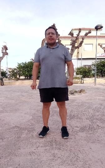 HOMBRE JOVEN ME OFREZCO PARA RELACIÓN SENTIMENTAL CON MUJER ADINERADA SOY MUY TRABAJADOR Y GUAPO. EN TARRAGONA