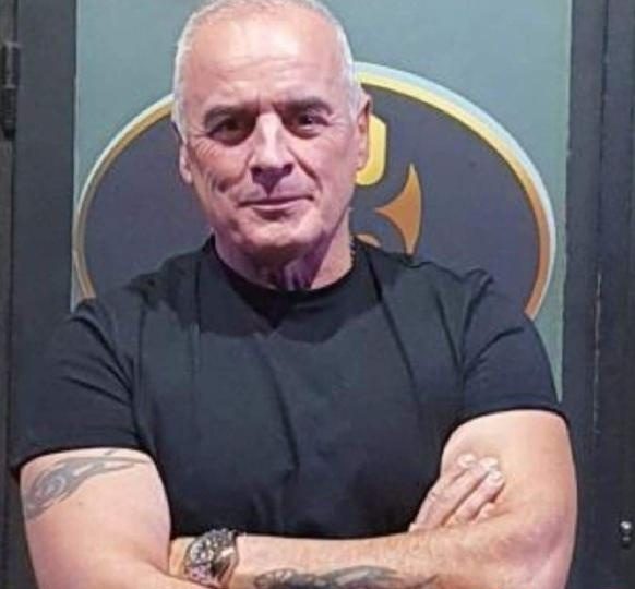 HOMBRE MADURO Y BIEN PARECIDO