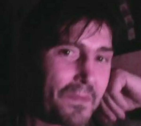 HOMBRE QUIERE CONOCER MUJERES