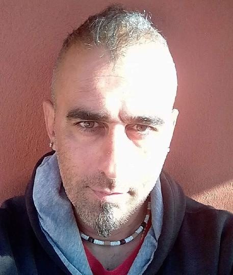 HOMBRE SERIO, SANO, ABSOLUTAMENTE HIGIÉNICO HETEROSEXUAL BUSCA PAREJAS HOMBRE Y MUJER PARA TRÍOS. EN LA OLIVA