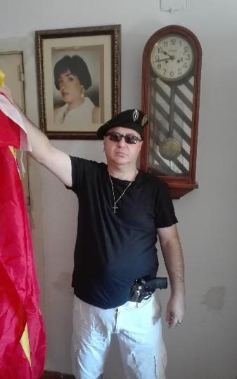 HOMBRES VEN DE OCHO AÑOS LE GUSTARÍA CONOCER A MUJER DE 60 AÑOS POR COMER AL C***