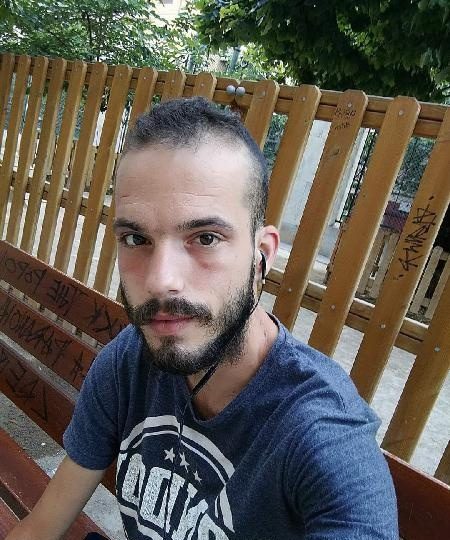 JOVEN ESPAÑOL POR MADURA EN VALENCIA