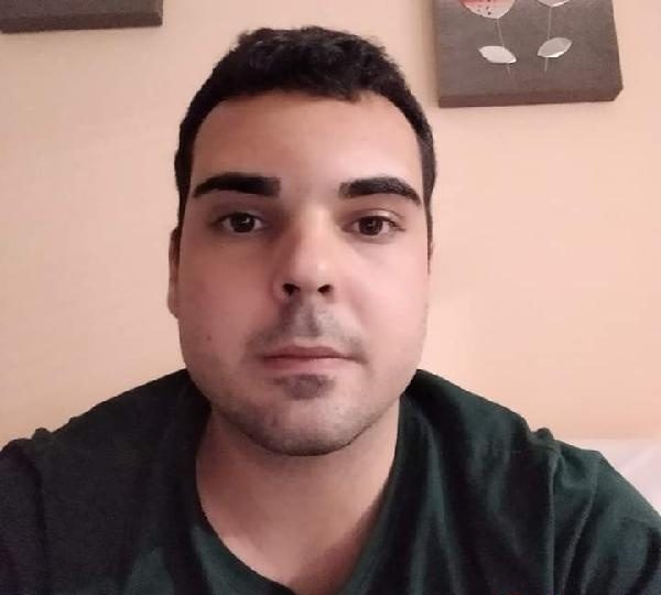 JOVEN ESTUDIANTE SE OFRECE A MUJER DISCRETA EN PEÑÍSCOLA