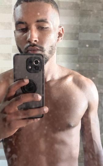 JOVEN POSIBLEMENTE ATRACTIVO EN VALENCIA