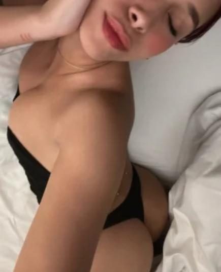 JOVENCITA BESOS CON LENGUA Y FRANCÉS NATURAL