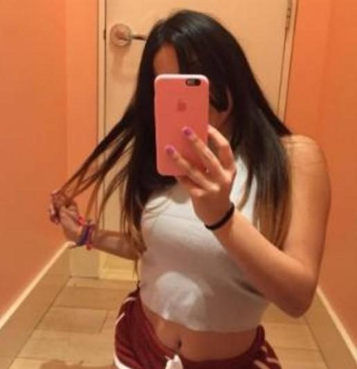 KAROL MUÑEQUITA DE CURVAS EXCITANTES* EN BÁDENAS