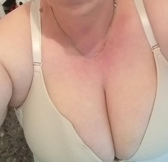 KATI CHICA PARTICULAR EN AGULLANA