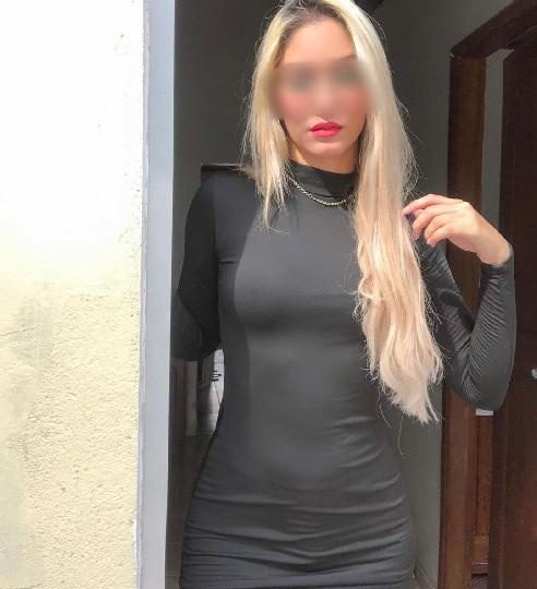 LA BEBE MAS VIP Y ARRECHA , ME ENCANTA VER SALIR LA LECHE EN CALATAÑAZOR