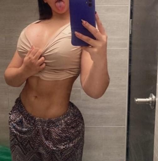 (((LATINA CACHONDA ABURRIDA EN CASA ¿TE TOCAS CONMIGO?))) EN ANCHURAS