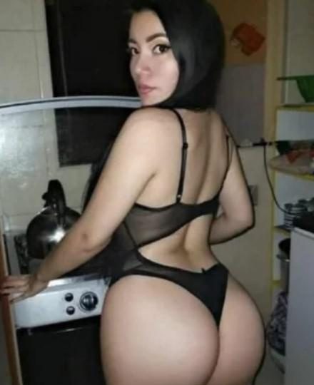 LATINA CALIENTE CON UNAS BELLAS CURVAS "/ EN ZIERBENA