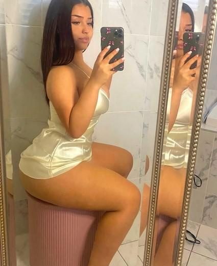 LINDA MORENA DE CURVAS ATREVIDAS!!!! EN ADZANETA