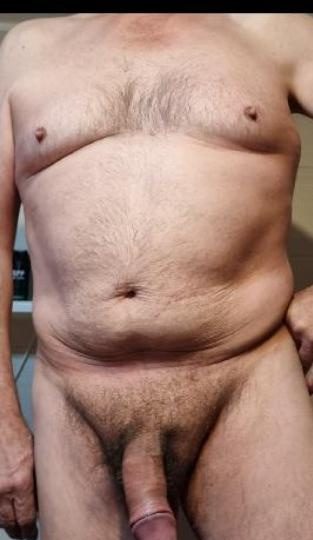 MADURO MORBOSO SIN DEPILAR EN MADRID