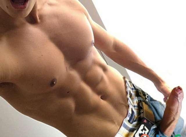 MASAJISTA MASCULINO EXPERTO EN SEXO. LORENZO 683238474 EN SEVILLA