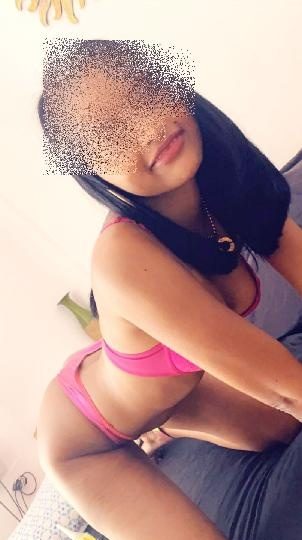 ME ENCANTA DISFRUTAR COMO UNA PERRA EN LA CAMA EN VALENCIA