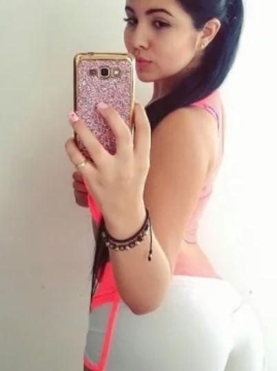 MI PERDICIÓN ES QUE ME FOLLEN EL CULO /* /* /* /* EN ABADÍA