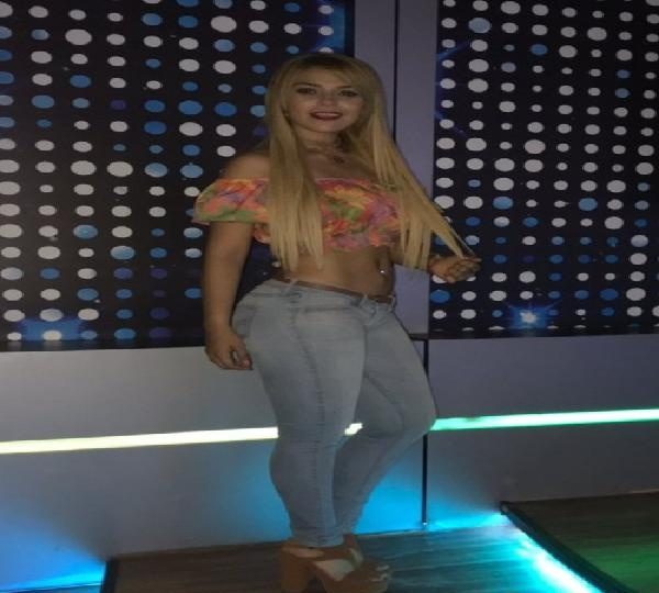 MUY CACHONDA MORBOSA Y JUGUETONA VICIOSA EN AÍNSA SOBRARBE