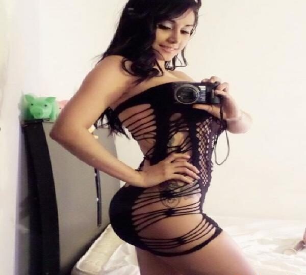 NIÑATA VICIOSA MUY COMPLETA EN LA CAMA CAÑERA EN VILLABUENA DE ALAVA