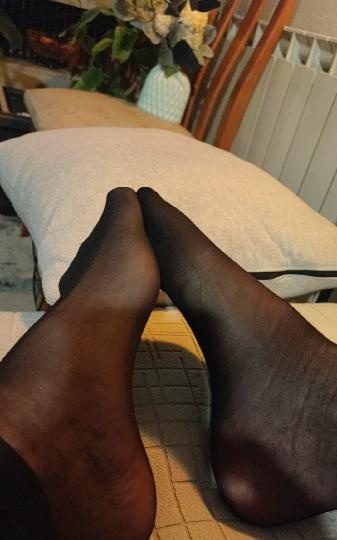 PAGO A MACHO CON OLOR FUERTE DE PIES EN ALCALÁ DE HENARES