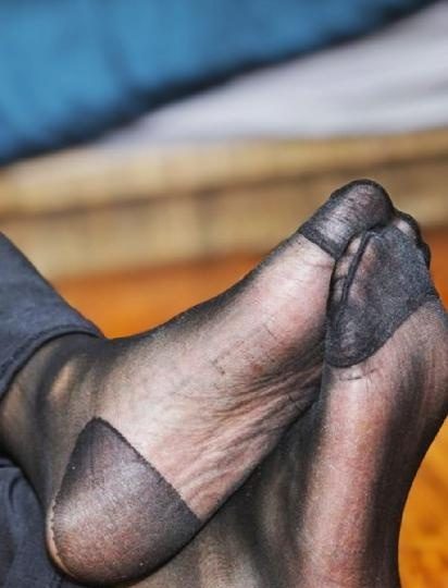 PAGO A MACHO CON OLOR FUERTE DE PIES Y CALCETINES MUY FINOS SUDADOS EN TORREJÓN DE ARDOZ