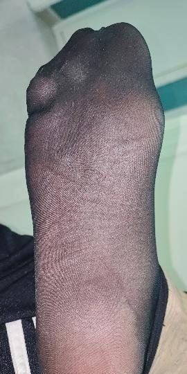 PAGO A MACHO CON OLOR FUERTE DE PIEZACOS Y CALCETINES MUY FINOS APESTOSOS EN MADRID