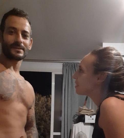 PAREJA LIBERAL PASANDOLO BIEN SI TE ANIMAS AQUI ESTAMOS ESPERANDO EN MÓRA LA NOVA