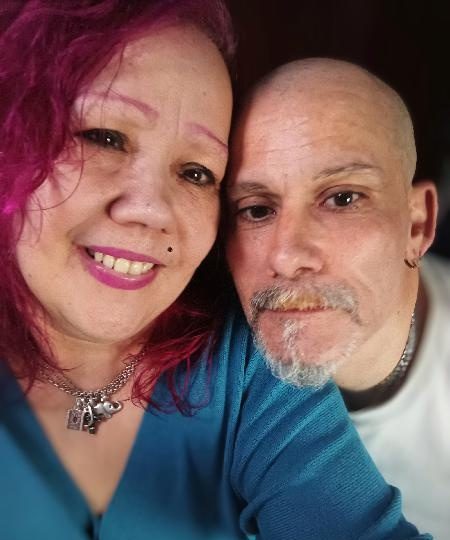 PAREJA MADURITA BUSCA CHICO PARA TRIO EN BARAKALDO