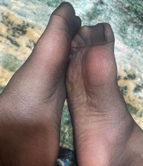 PASIVO Y SUMISO PAGO A MACHO CON OLOR FUERTE DE PIEZACOS SOY MUY FETICHISTA DE PIEZACOS EN MADRID