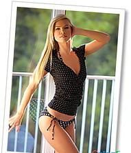 ¡QUIEN ME COME LAS TETAS ? Y LUEGO MAS ABAJO JEJEJE¡ EN GIJON