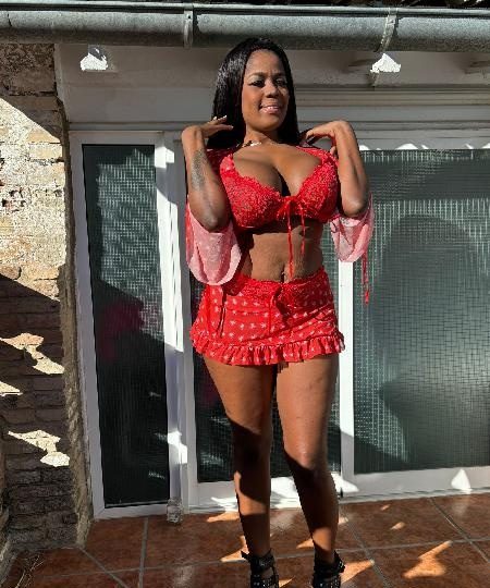 QUIERO MOJARTE LA POLLA CON MI LECHE...