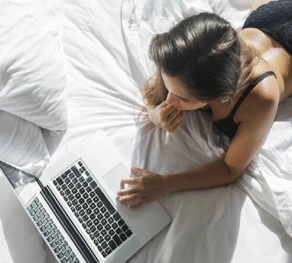 RECLUTAMOS ACTORES Y ACTRICES OBSESIONADOS CON EL CINE PORNOGRAFICO HACEMOS PELICULAS XXXL COM CLASF EN LA POBLA DEL DUC