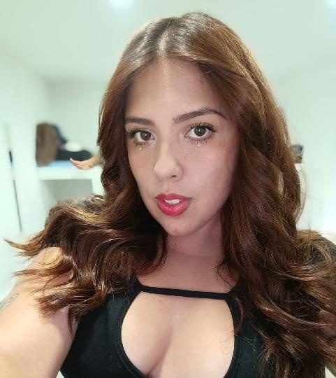 RICA LATINA CON GANAS DE POLLA