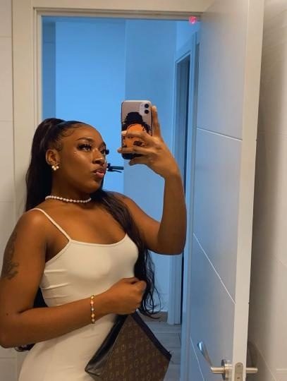 RICA MULATA CON CHOCHO ROSADITO