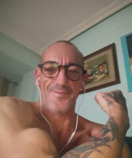 SEXO CONMIGO GRATIS SOY HETERO Y CARIÑOSO EN ALCALALÍ