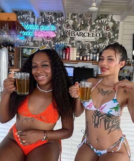 SHOW EN LENCERIA Y UNA BUENA MAMADA