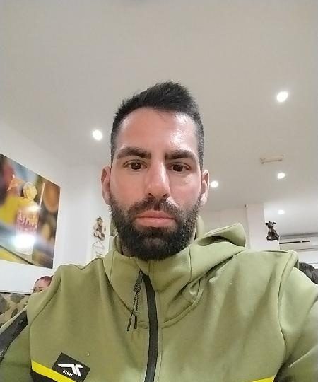 SOLO DOY DE MAMAR A CAMBIO DE AYUDA EN ALICANTE