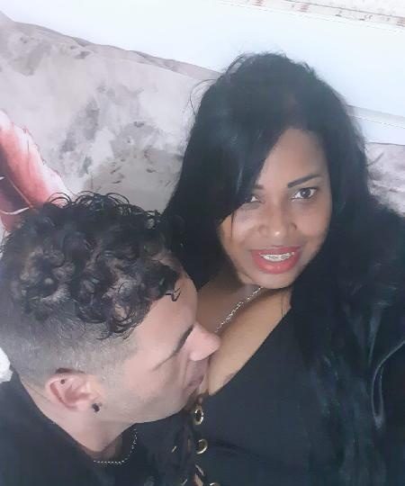 SOMOS UNA PAREJA JOVEN ELLA 26 AÑOS ELLA ES BUEN CUERPO HACE DEPORTE EL 30 AÑOS SOMOS NUEVOS EN ESTE EN LUGO