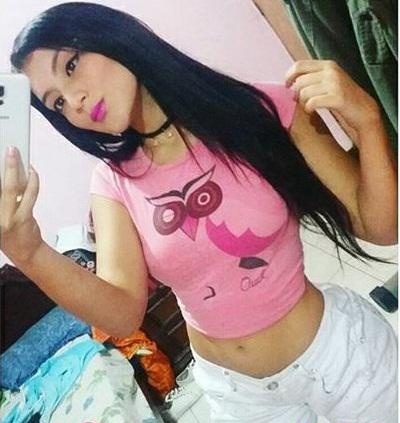 SOY ESMERALDA SOLTERA BUSCO DIVERSIÓN, EN CAMAS