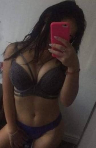 SOY FABIA TU MORENITA CACHONDA . BADAJOZ EN BIENVENIDA